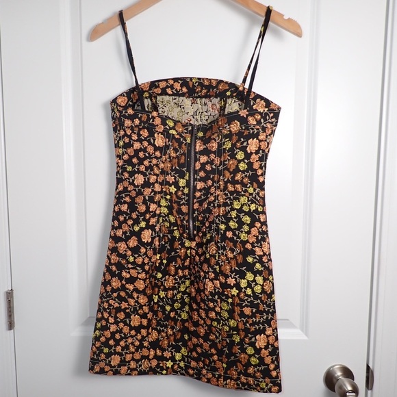 URBAN OUTFITTERS Sleeveless Black Floral Brocade Mini Dress Size XS - Picture 2 of 12